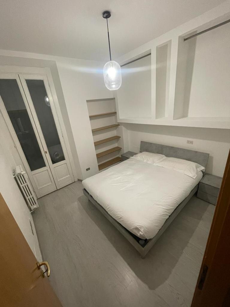 Lovely Apartment Near Centrale Милан Экстерьер фото