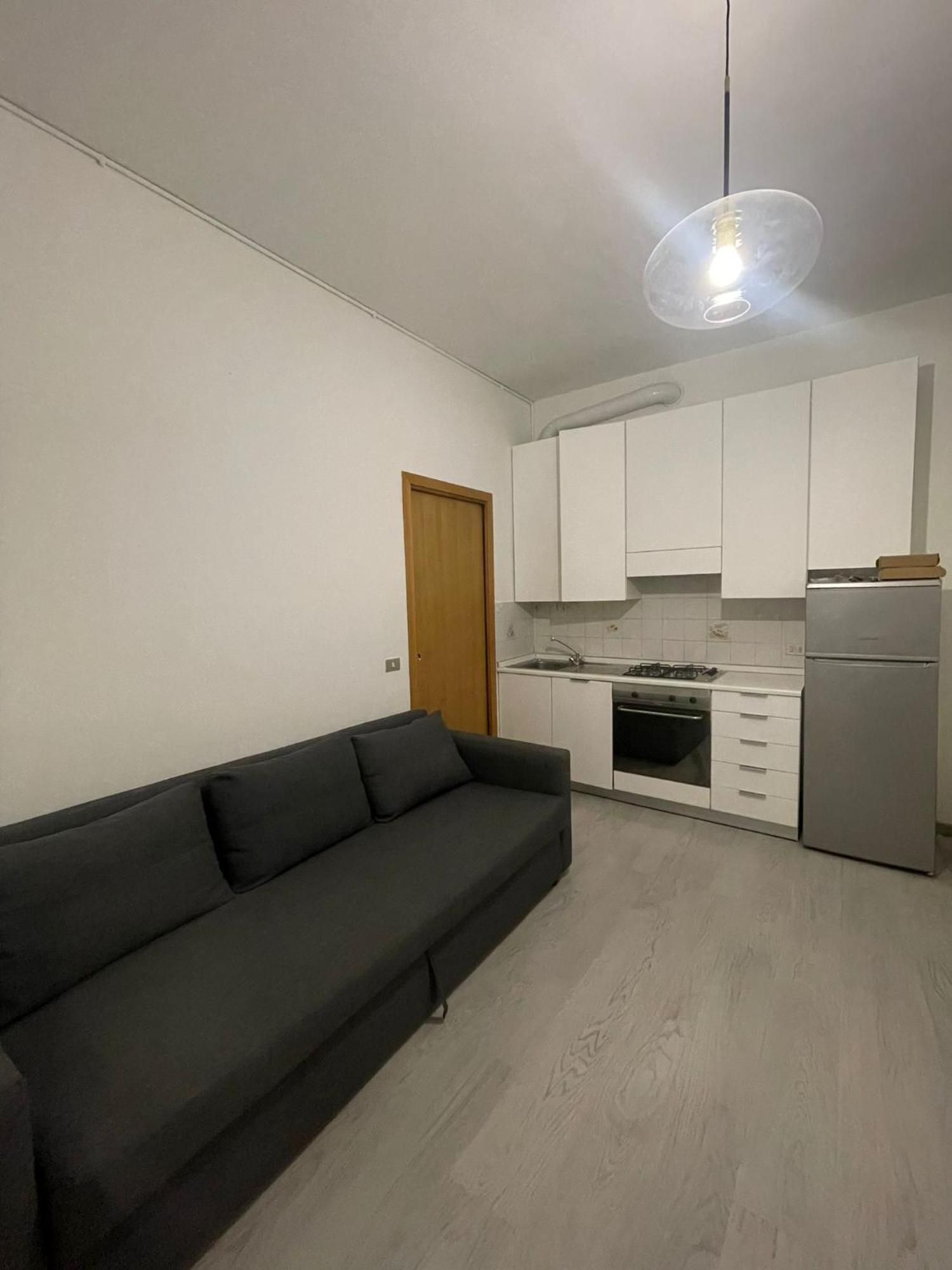 Lovely Apartment Near Centrale Милан Экстерьер фото